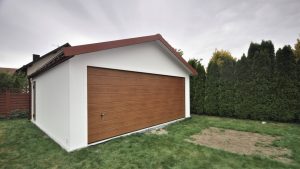 77. Garaż tynkowany ocieplony Piotr Duo-Classic - szer. 6,0m x dł. 5,80m lub inny wymiar. Jak wszystkie modele garaz może być wykonany w wersji ocieplonej i bez izolacji.